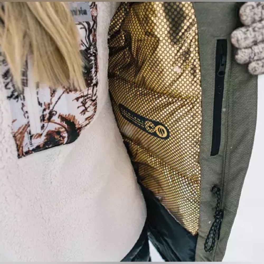 Columbia Women's Olive and Brown Ski Jacket - Picture 8 of 10